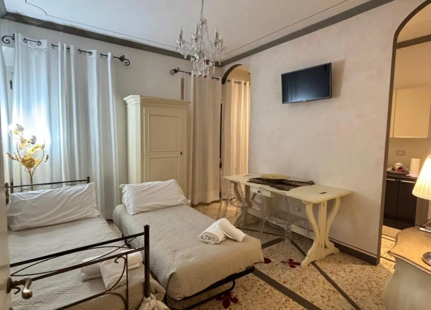 Palazzo Mari Suite & Rooms B&B Montevarchi 3*,  Italy