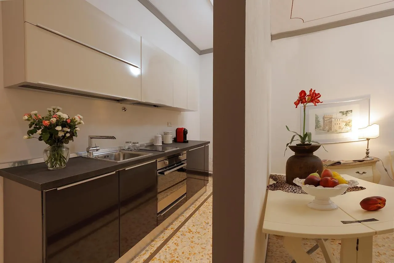 Palazzo Mari Suite & Rooms B&B Montevarchi